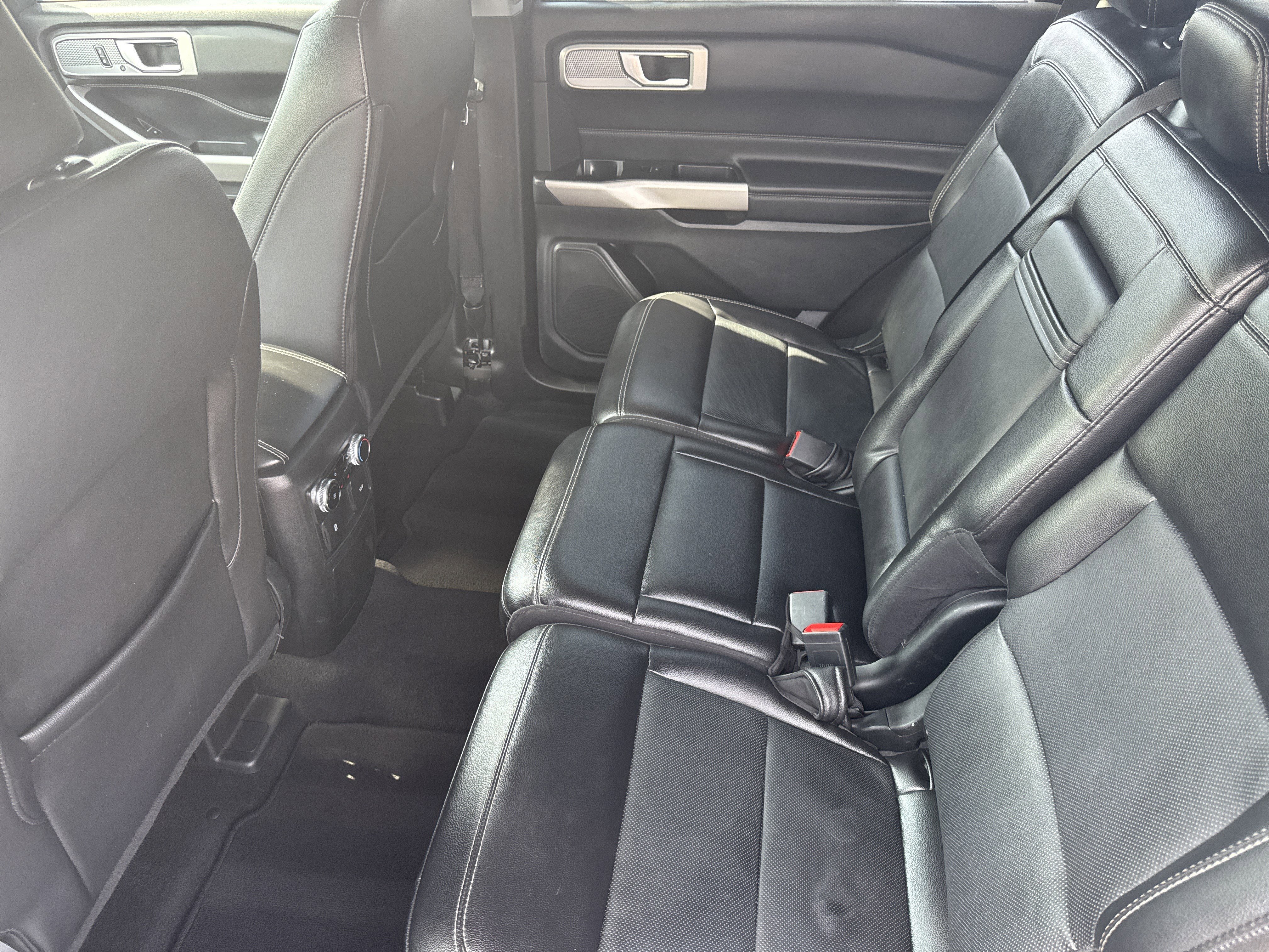 Certified 2023 Ford Explorer Limited RWD image 24