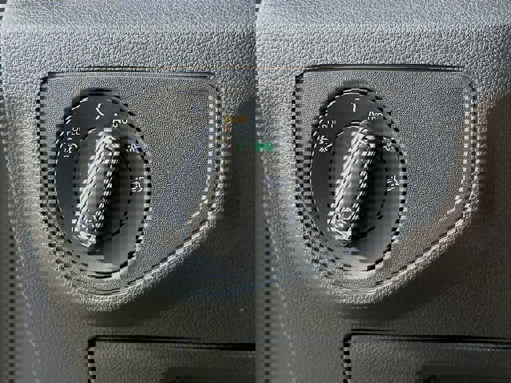 Used 2022 Volkswagen Atlas SEL Premium image 28