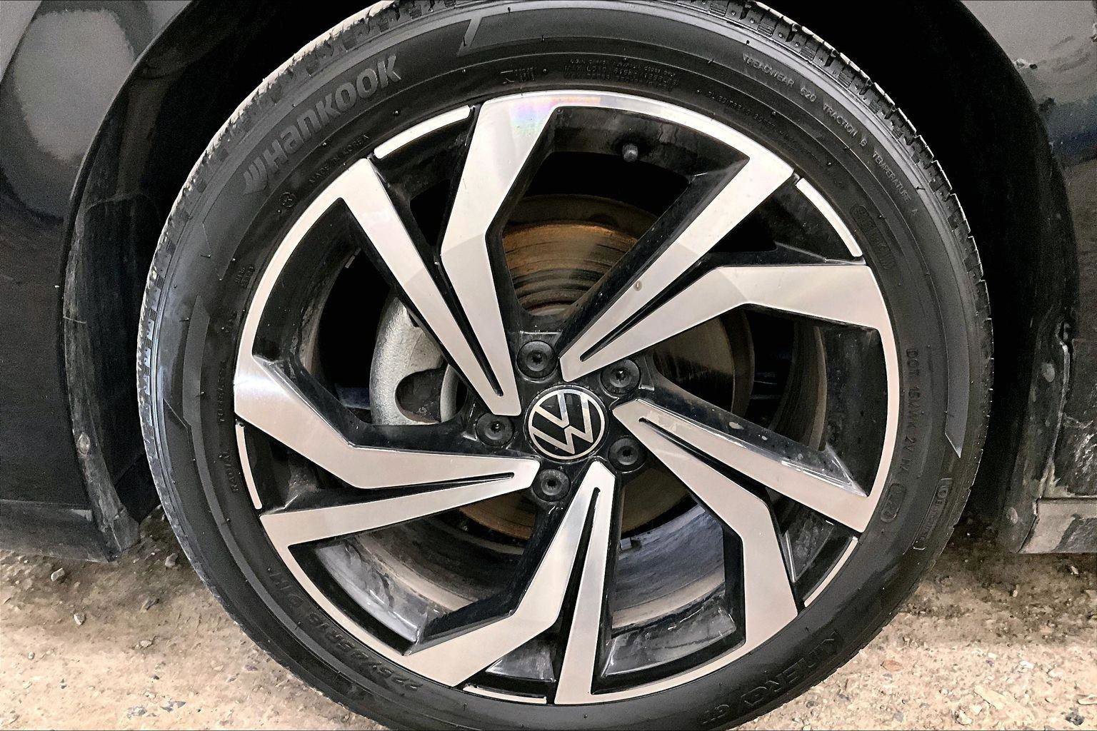 Used 2025 Volkswagen Jetta SEL image 8