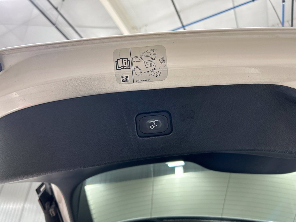 Certified 2019 Ford Edge Titanium w/ Equipment Group 301A AWD/4WD image 24