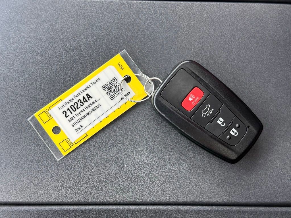 Used 2021 Toyota Highlander XSE image 39