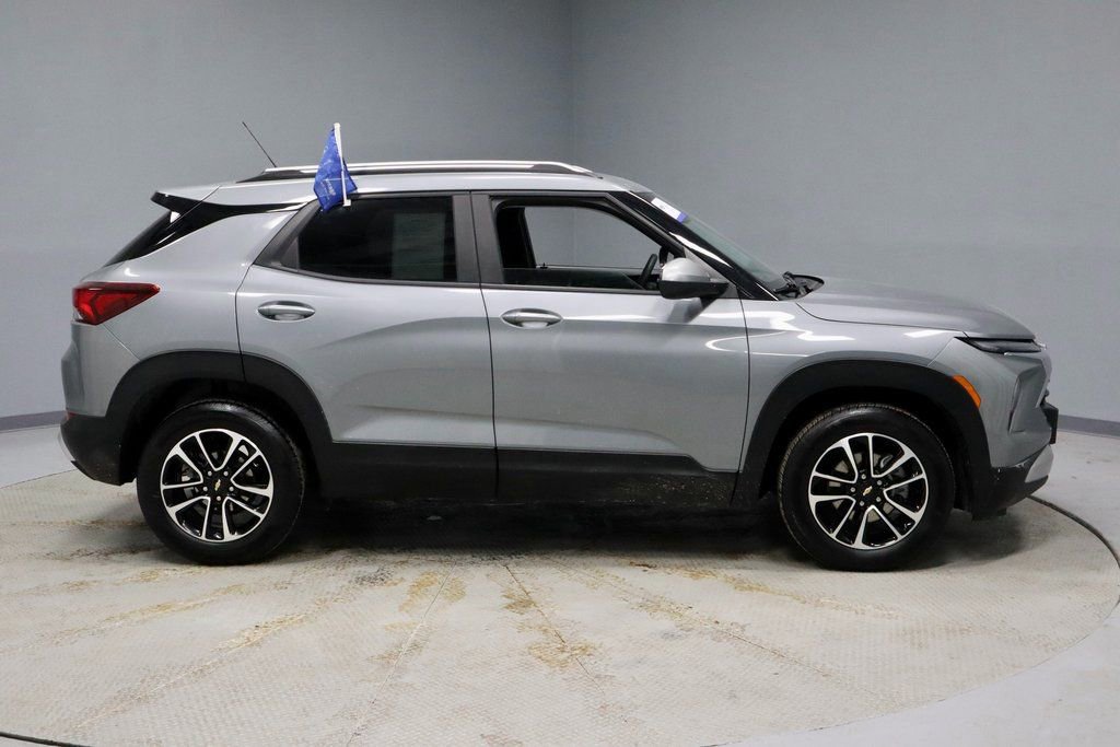 Used 2025 Chevrolet TrailBlazer LT image 7