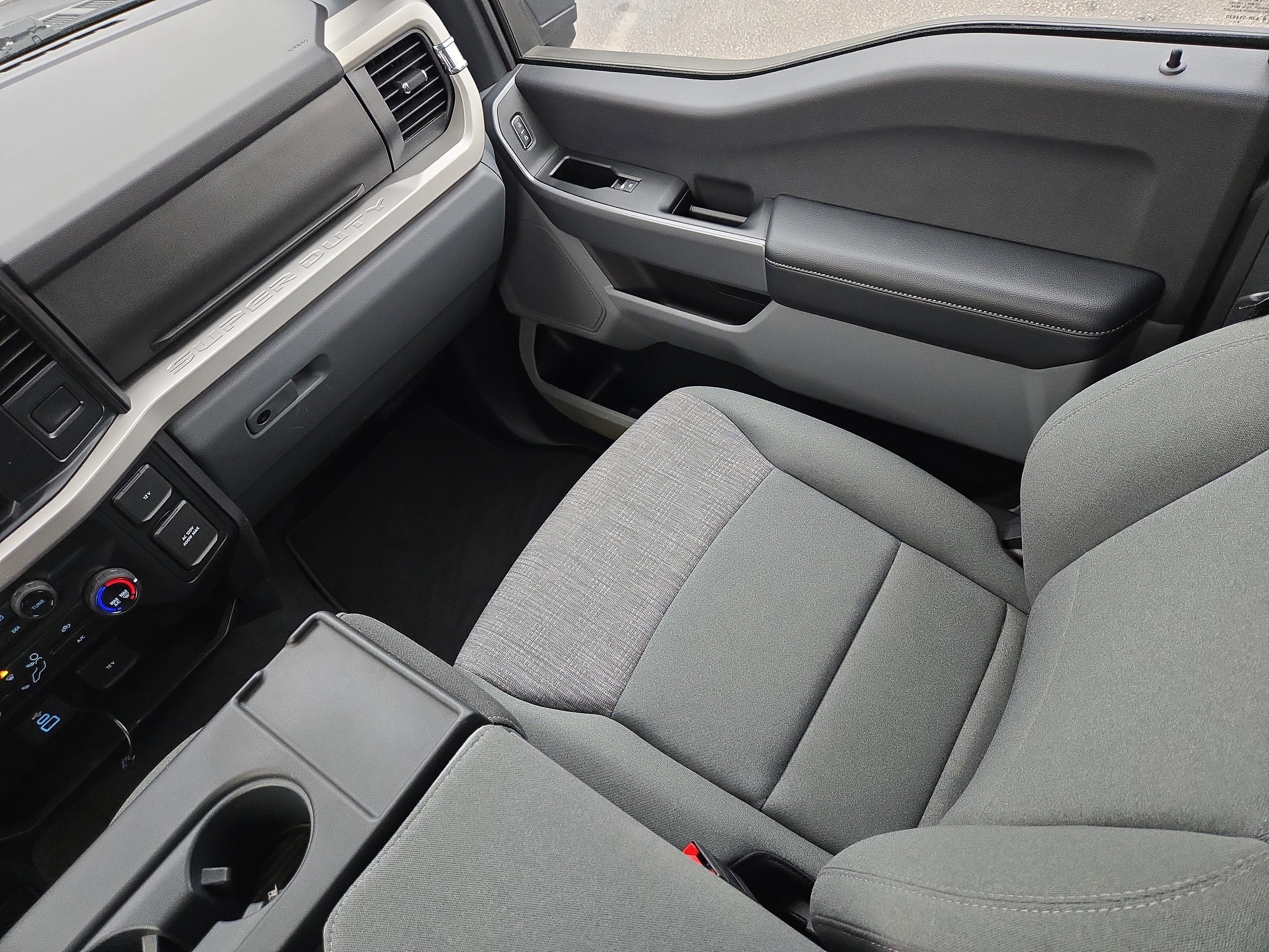 Certified 2024 Ford F350 XLT w/ 360-Degree Camera Package image 16