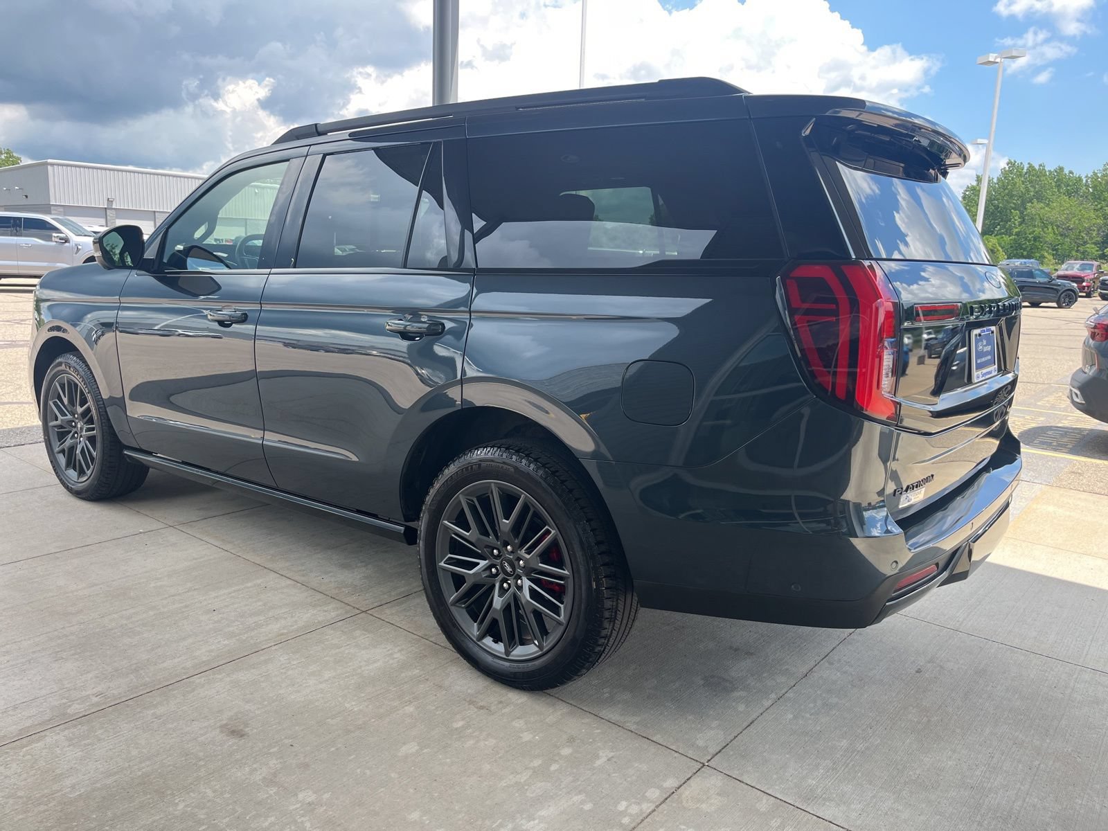 Certified 2025 Ford Expedition Platinum w/ Stealth Performance Package AWD/4WD image 3