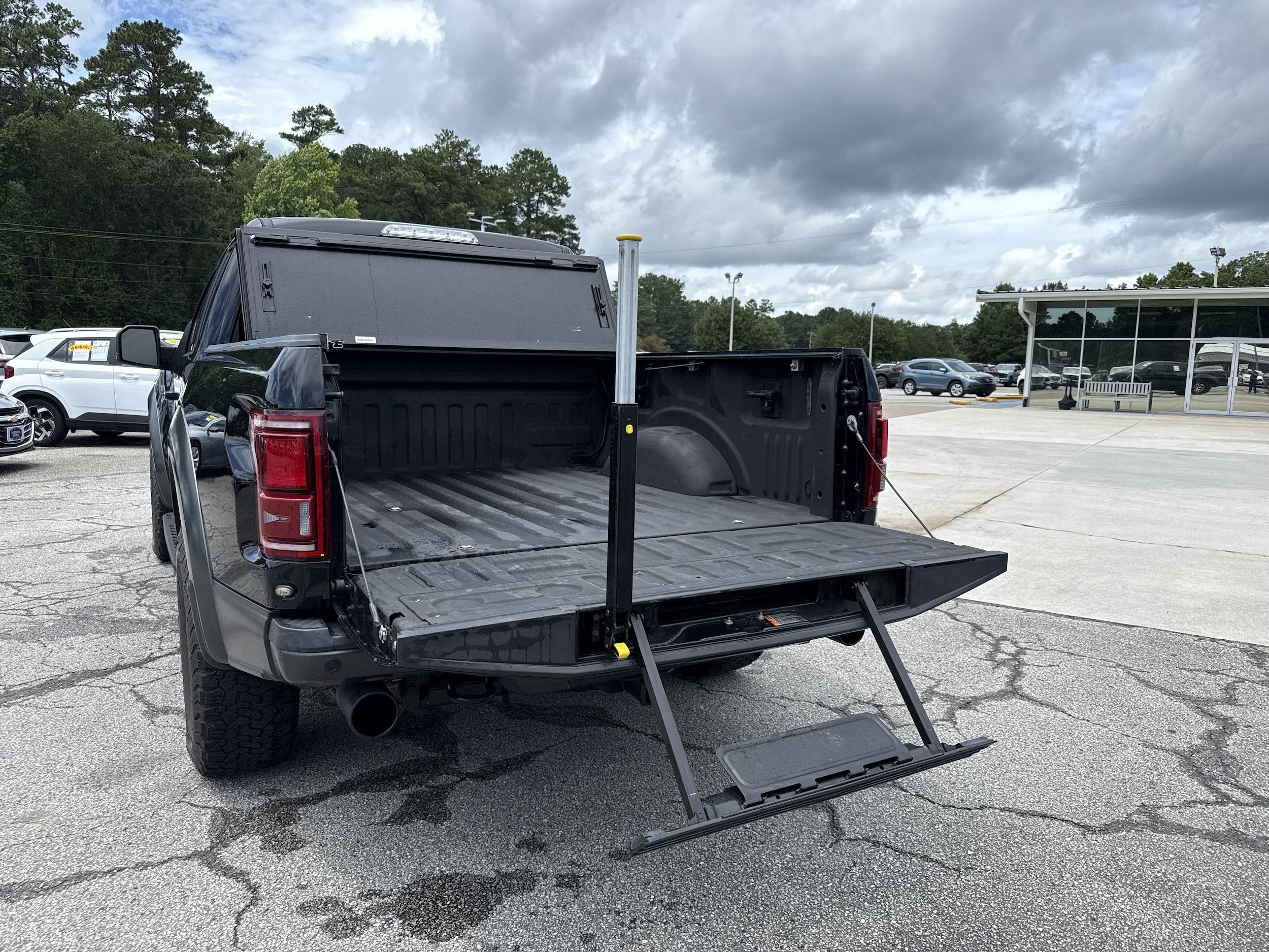 Certified 2018 Ford F150 Raptor w/ Equipment Group 802A Luxury AWD/4WD image 10