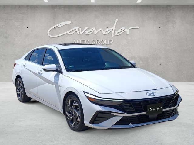 Used 2024 Hyundai Elantra SEL w/ Convenience Package FWD image 2