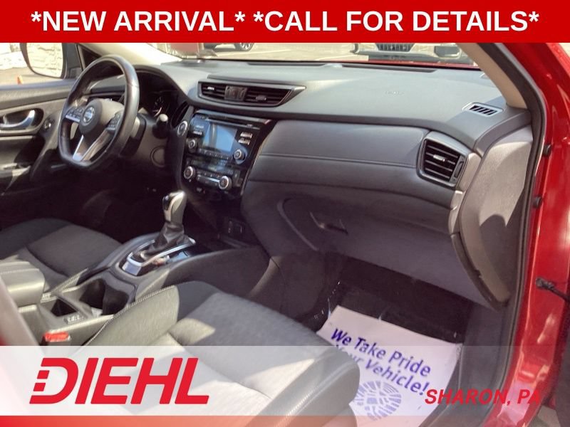 Used 2017 Nissan Rogue SV AWD/4WD image 15