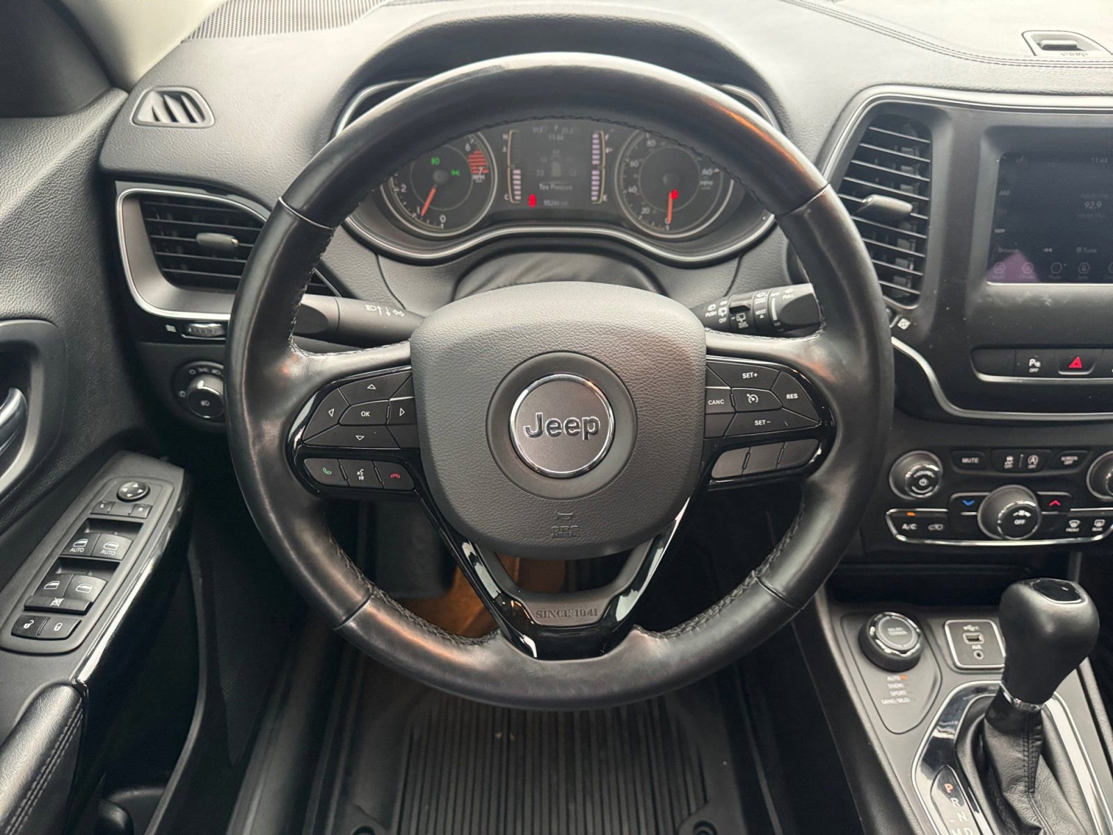 Used 2021 Jeep Cherokee Latitude Plus image 12