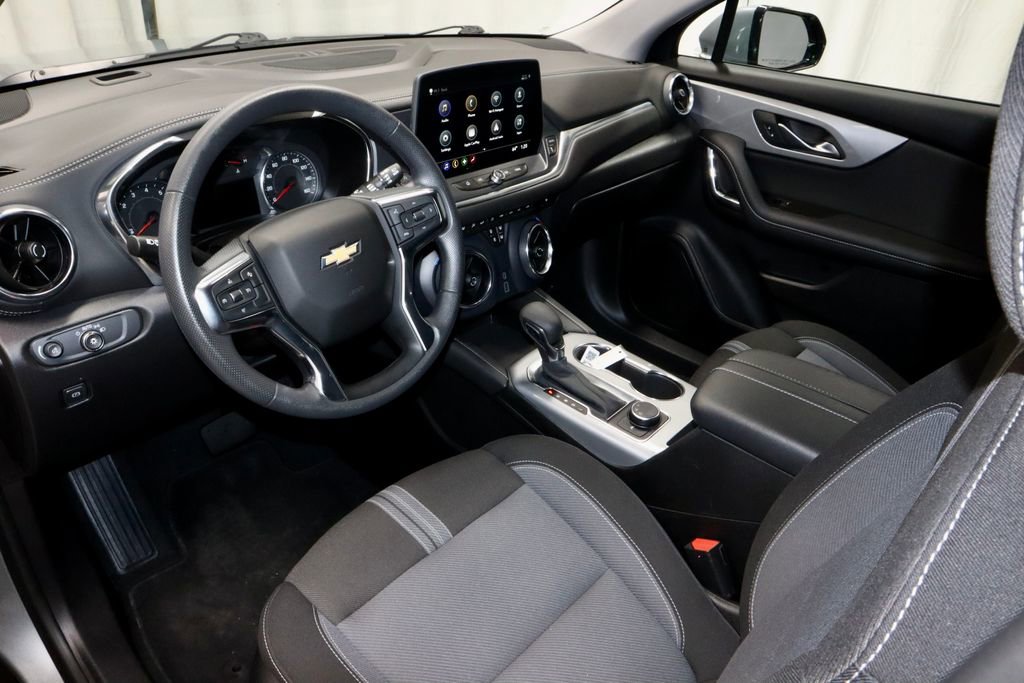 Used 2025 Chevrolet Blazer LT FWD image 25