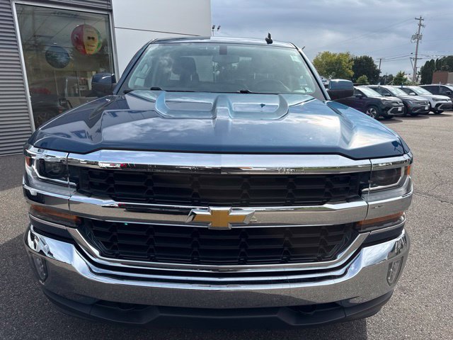 Used 2019 Chevrolet Silverado 1500 LT w/ All Star Edition AWD/4WD image 3