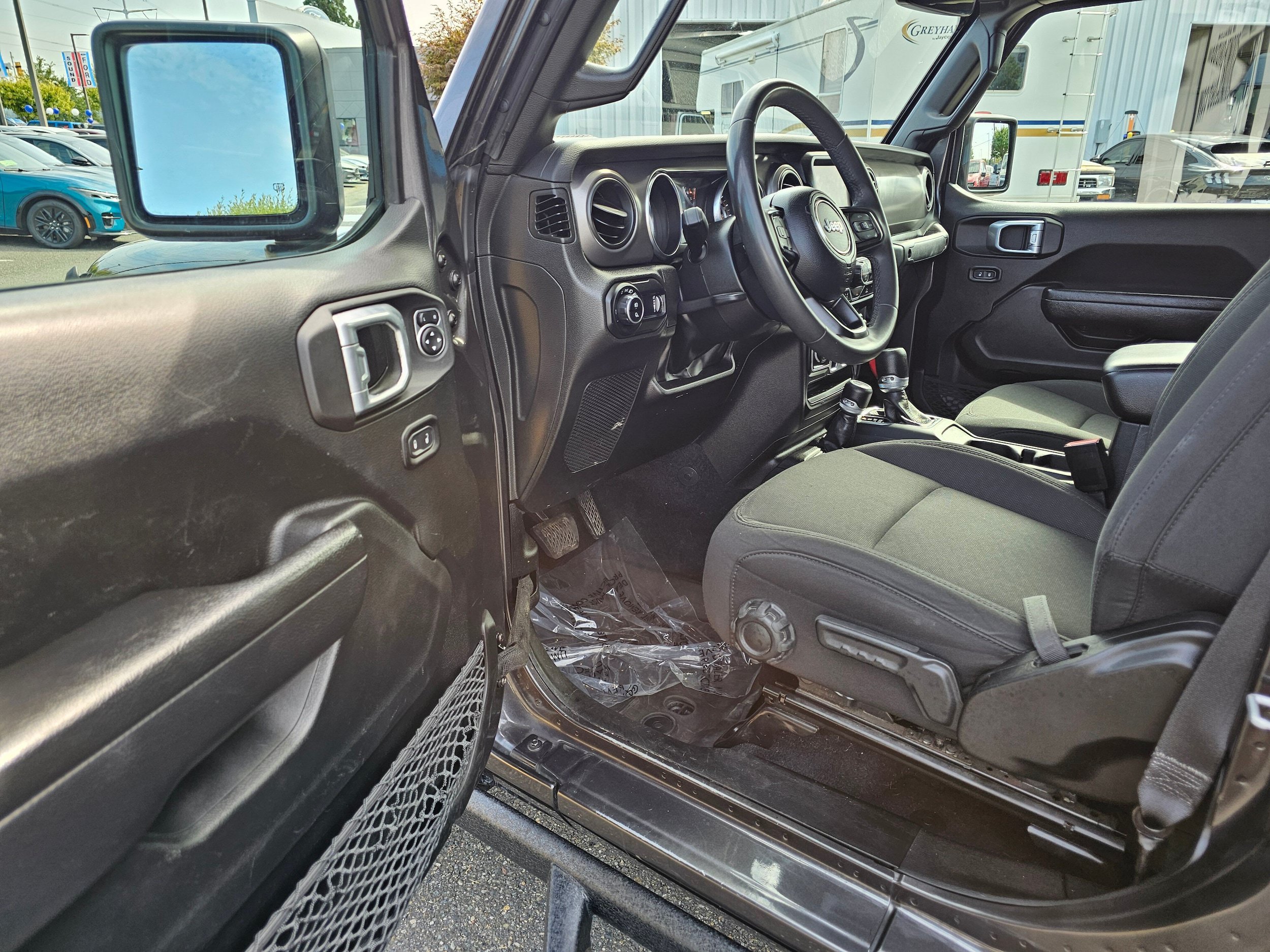 Used 2023 Jeep Gladiator Sport AWD/4WD image 21