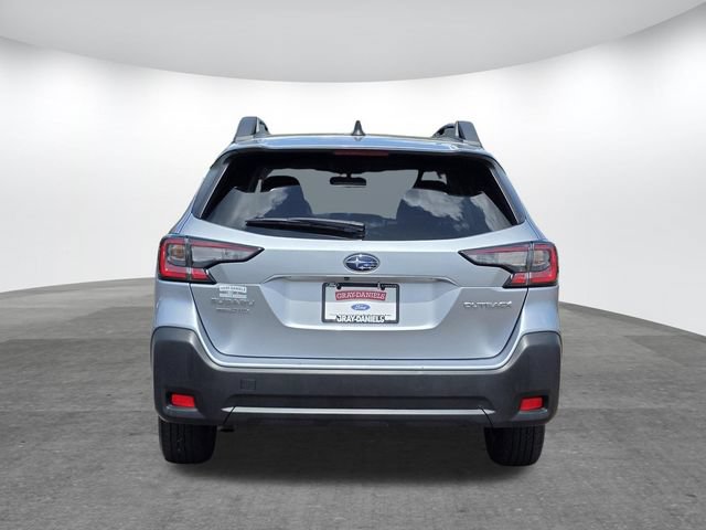 Used 2023 Subaru Outback Premium AWD/4WD image 5