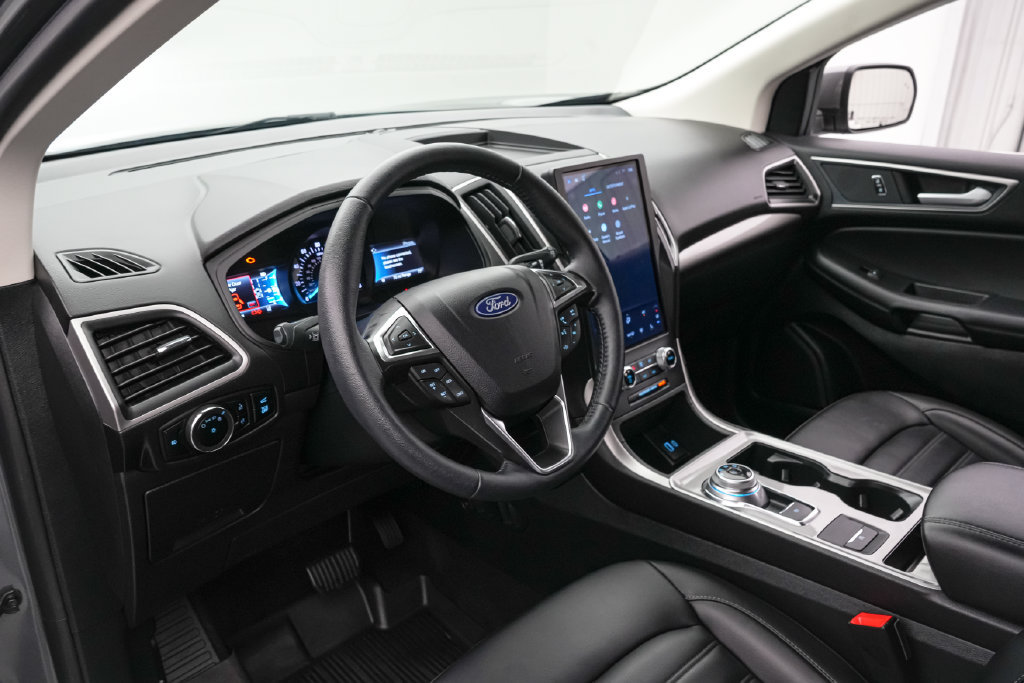 Certified 2024 Ford Edge SEL w/ Convenience Package AWD/4WD image 12