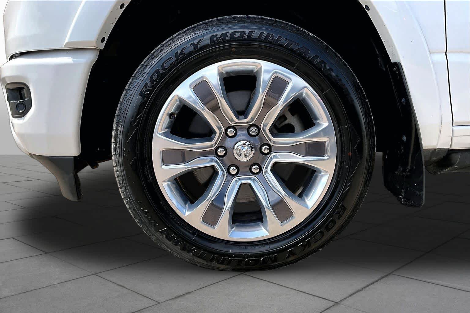 Used 2023 RAM 1500 Limited w/ Body Color Bumper Group AWD/4WD image 13
