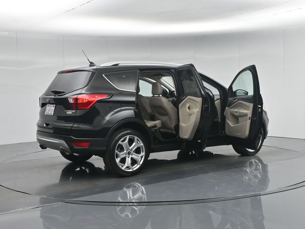 Certified 2019 Ford Escape Titanium FWD image 35