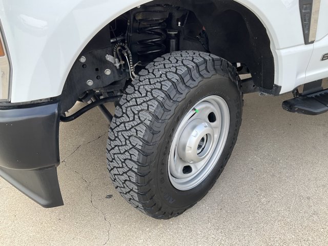 Certified 2025 Ford F250 XL w/ FX4 Off-Road Package AWD/4WD image 26