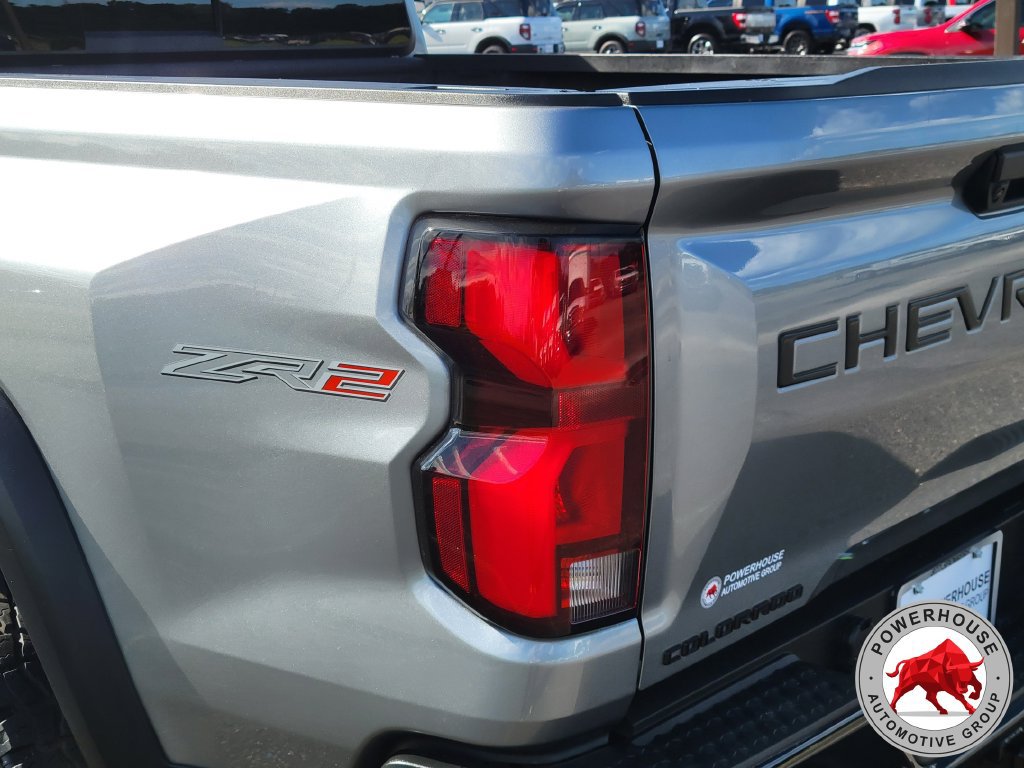 Used 2024 Chevrolet Colorado ZR2 w/ Technology Package AWD/4WD image 13