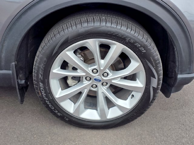 Certified 2024 Ford Explorer Platinum w/ Technology Package AWD/4WD image 8