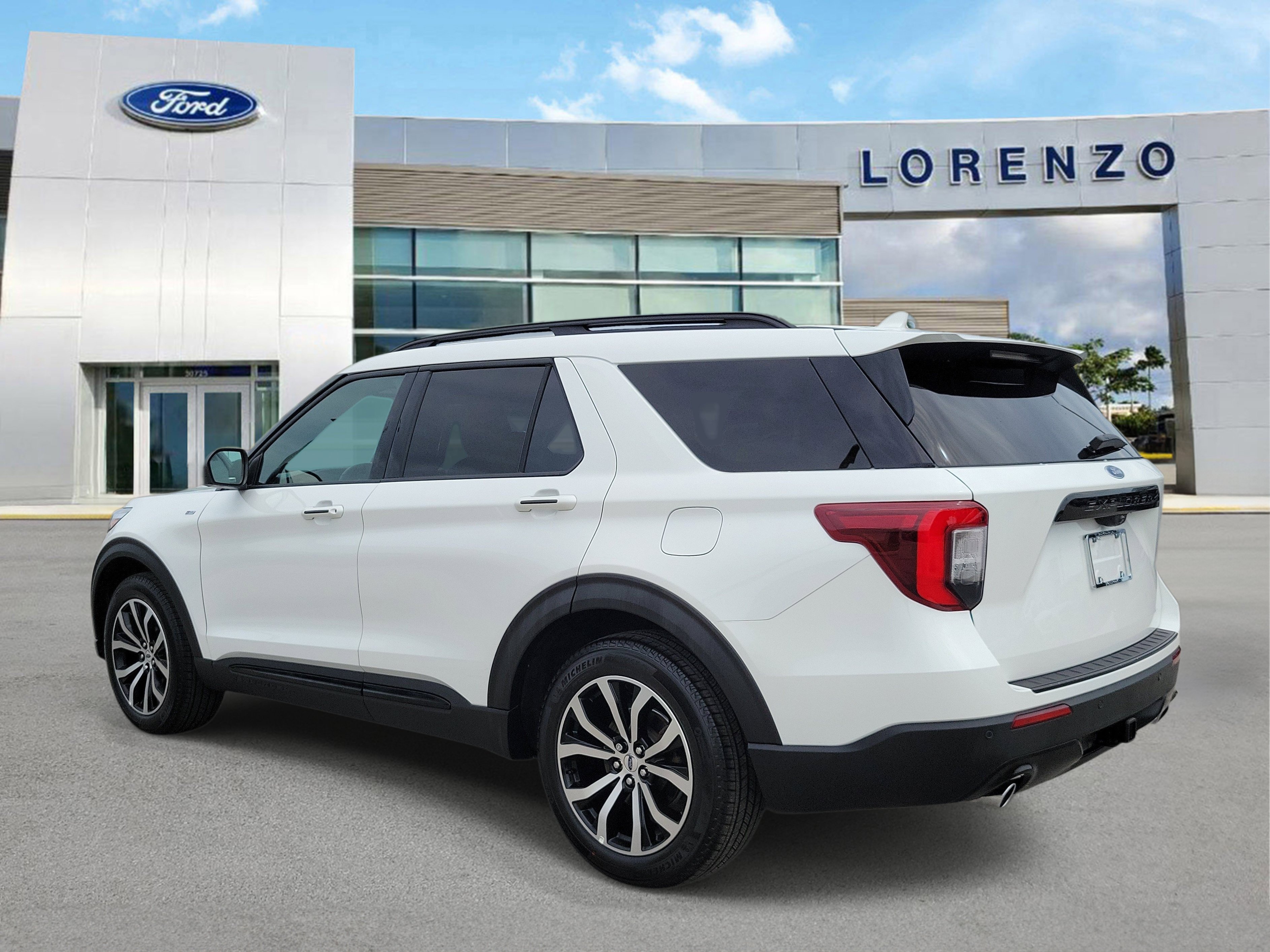 Certified 2023 Ford Explorer ST-Line w/ Class IV Trailer Tow Package RWD image 7