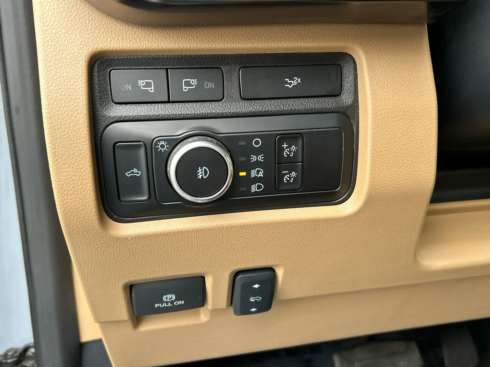 Certified 2024 Ford F350 Lariat image 27