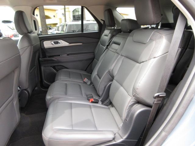 Certified 2025 Ford Explorer Active w/ Active Comfort Package image 26