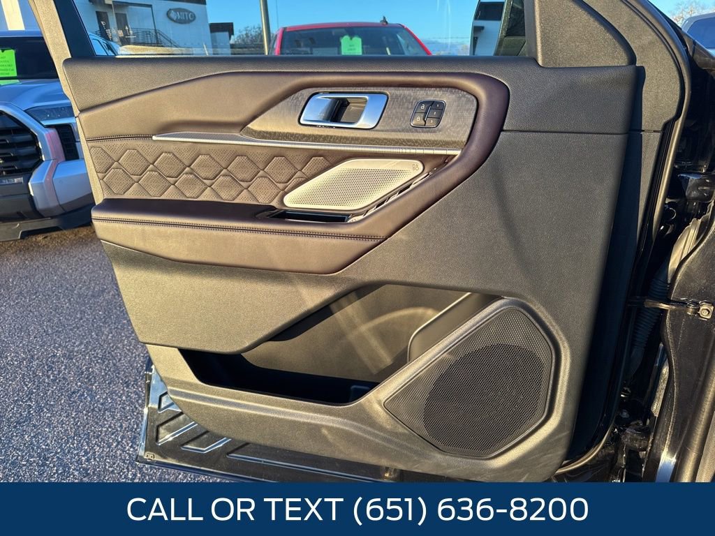 Certified 2025 Ford Explorer Platinum w/ Ultimate Package image 32