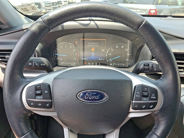 Certified 2022 Ford Explorer XLT w/ Equipment Group 202A image 16