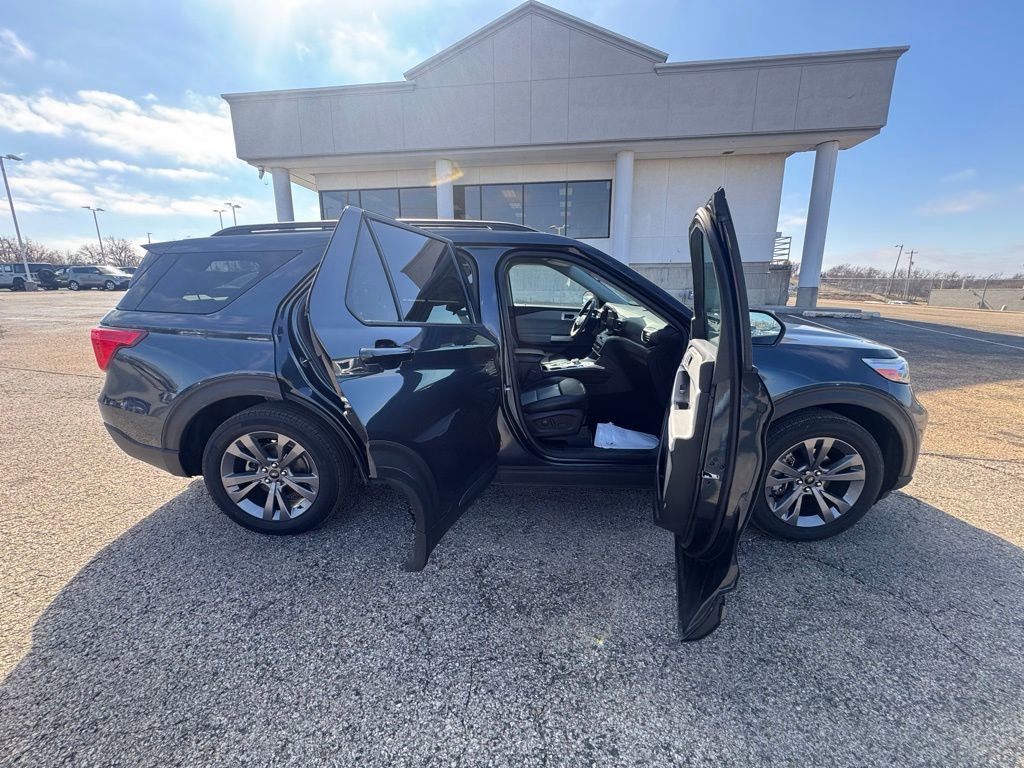 Certified 2023 Ford Explorer XLT w/ Equipment Group 202A image 8