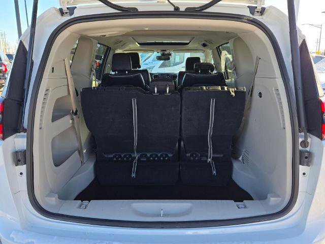Used 2024 Chrysler Pacifica Limited FWD image 17