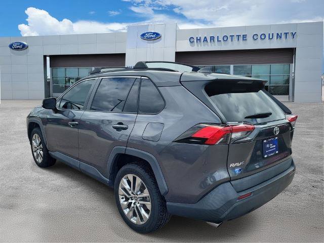 Used 2021 Toyota RAV4 XLE Premium FWD image 4