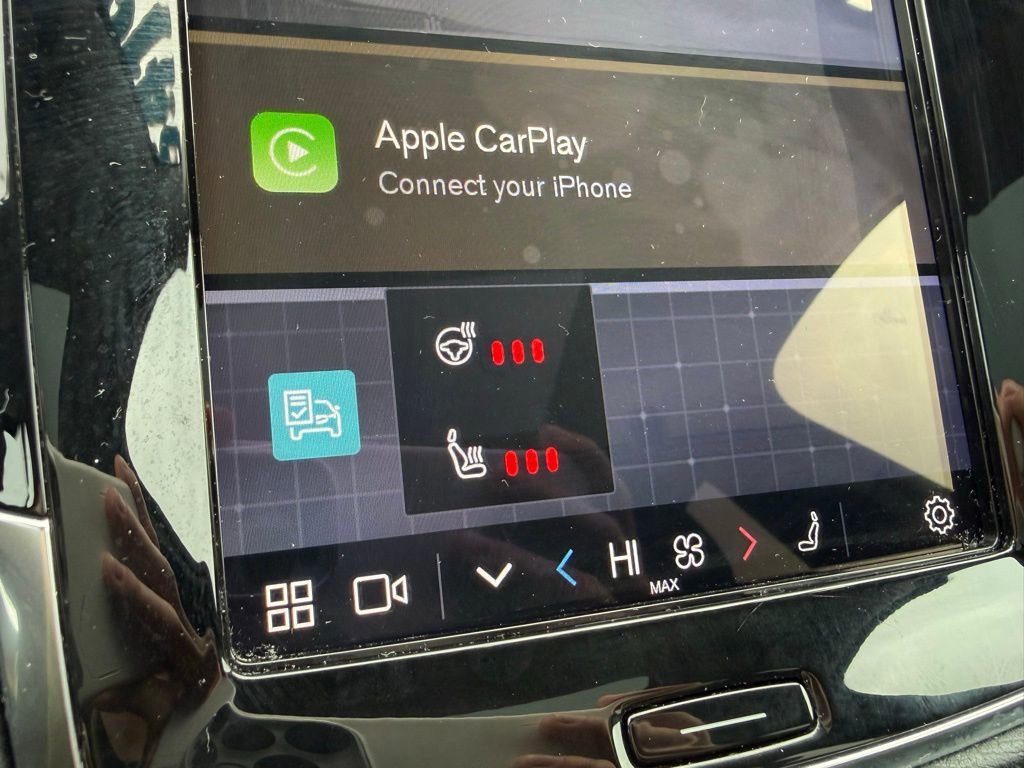 Used 2023 Volvo XC90 B6 Plus image 23