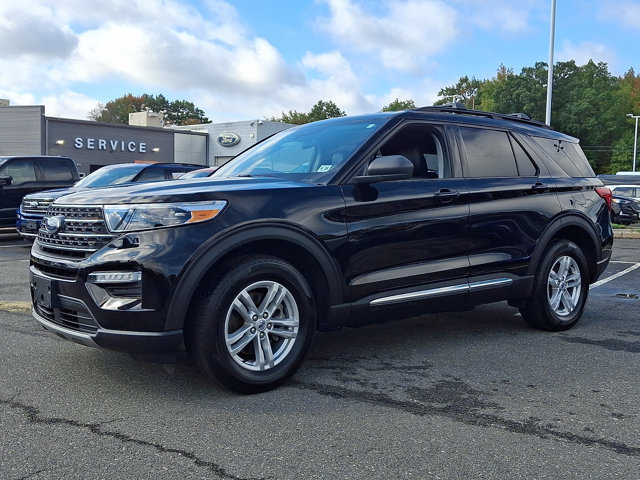 Certified 2023 Ford Explorer XLT w/ Equipment Group 202A AWD/4WD image 5