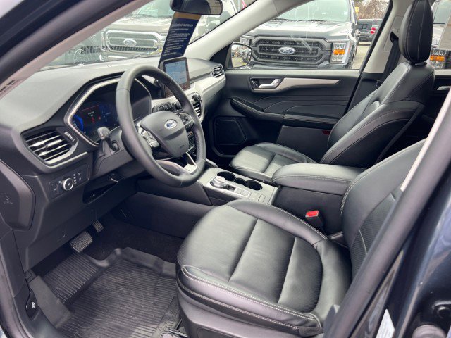 Certified 2022 Ford Escape SEL w/ Technology Package AWD/4WD image 8