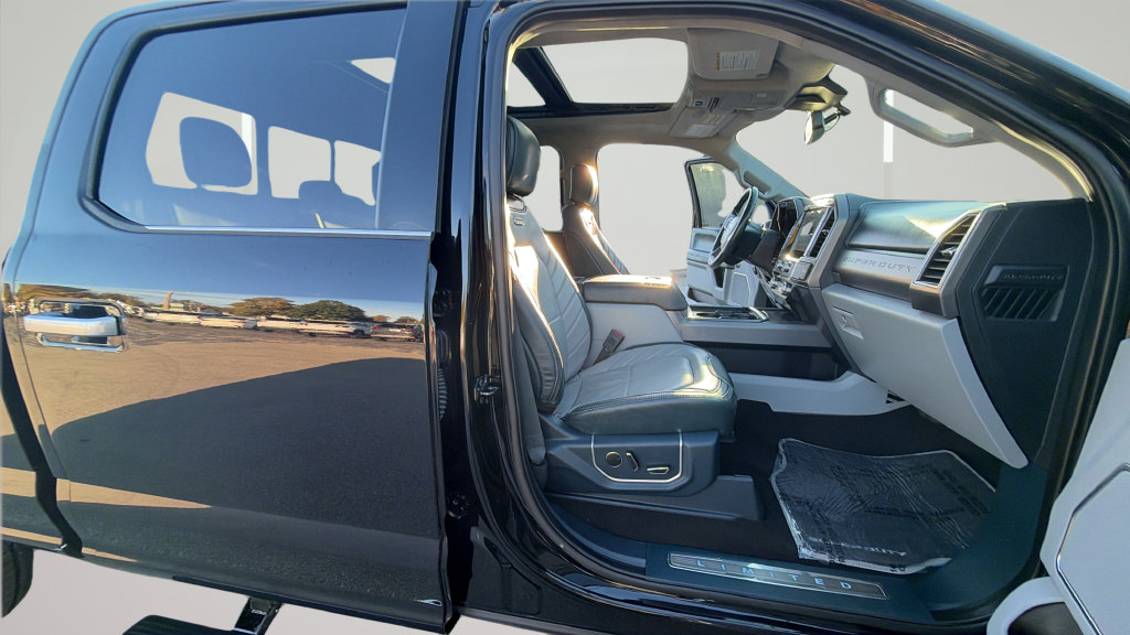 Certified 2022 Ford F250 Limited w/ FX4 Off-Road Package AWD/4WD image 29
