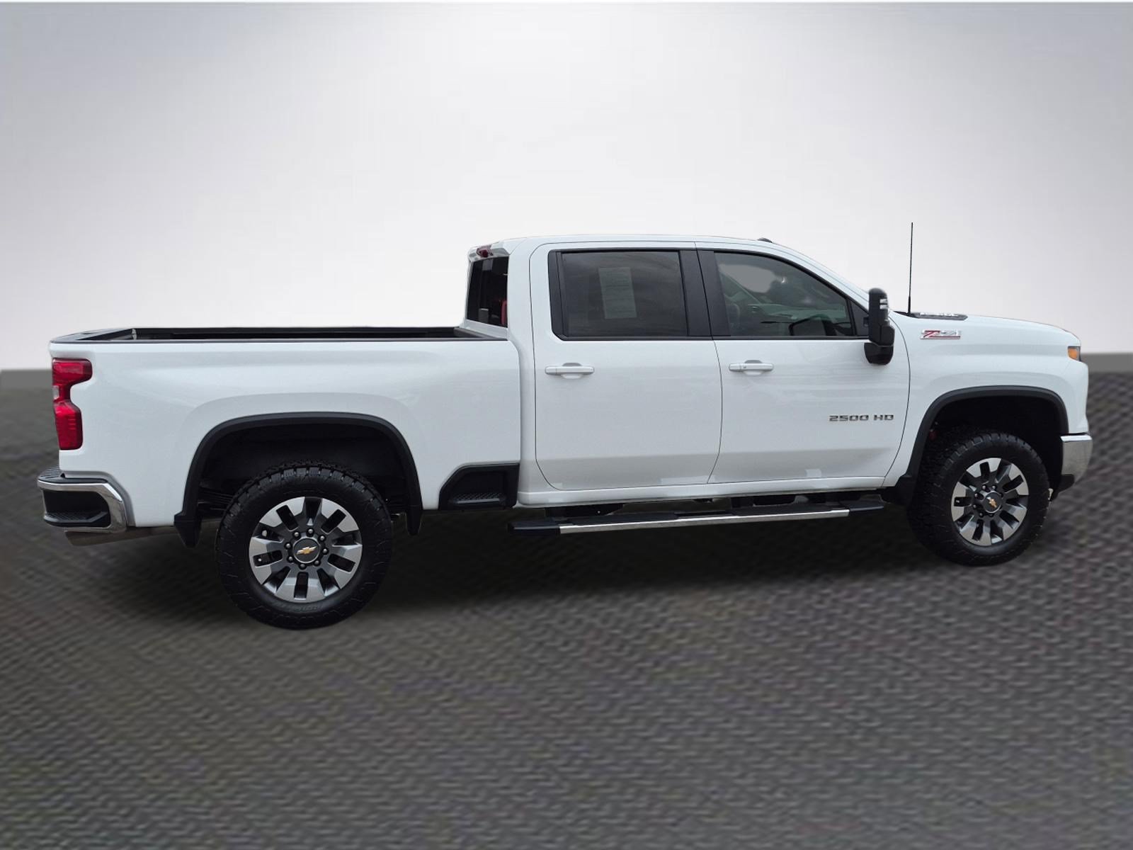 Used 2026 Chevrolet Silverado 2500 LT w/ All Star Edition AWD/4WD image 4