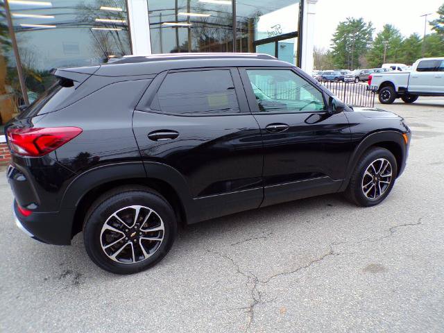 Used 2024 Chevrolet TrailBlazer LT w/ Convenience Package AWD/4WD image 11