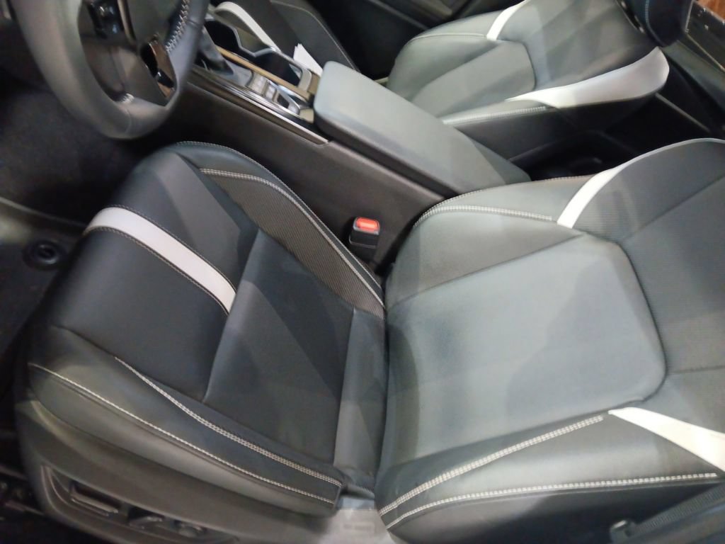 Used 2025 Toyota Camry SE w/ Multimedia Upgrade Package FWD image 6