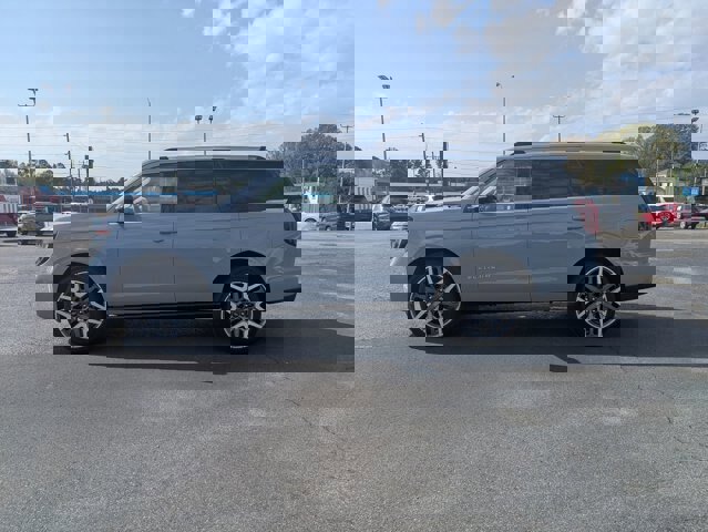 Certified 2025 Ford Expedition Platinum w/ Platinum Ultimate Package image 2