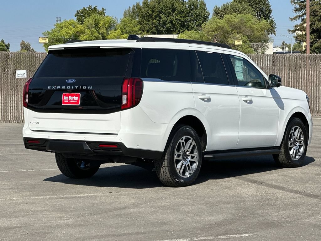 Certified 2025 Ford Expedition Active AWD/4WD image 3