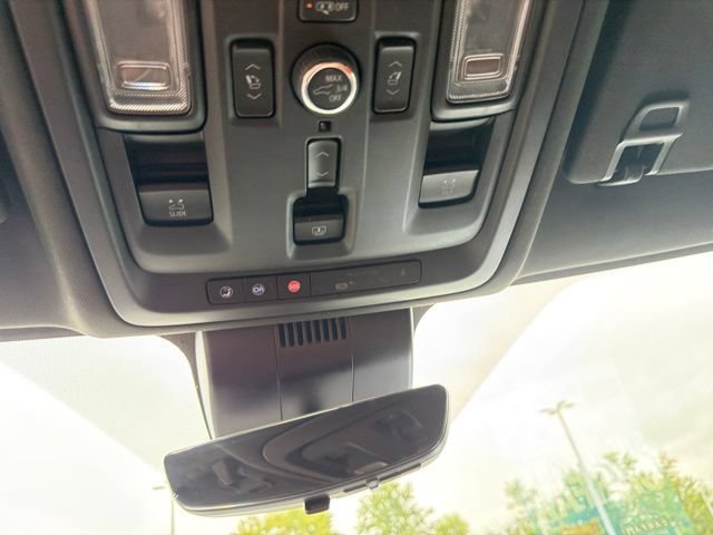 Used 2023 GMC Yukon XL Denali Ultimate AWD/4WD image 30