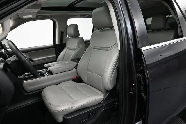 Certified 2025 Ford Expedition Active AWD/4WD image 11