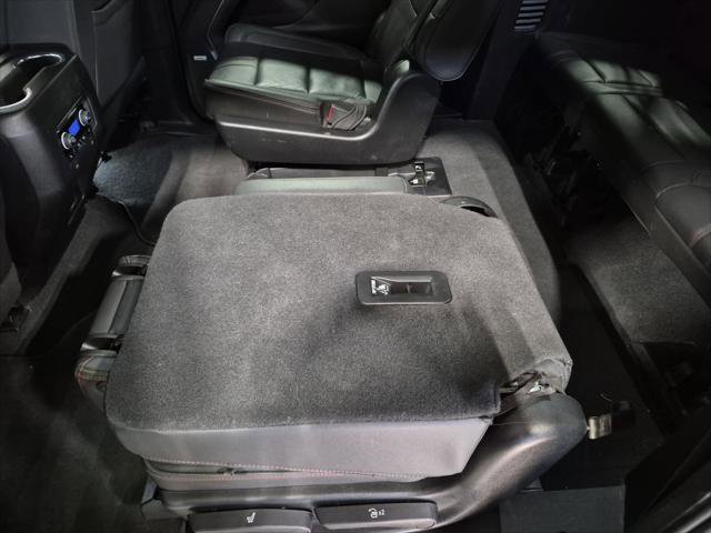 Used 2022 Chevrolet Suburban RST w/ Luxury Package image 23