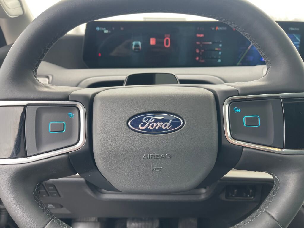 Certified 2025 Ford Expedition Active image 23