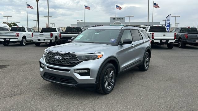 Certified 2022 Ford Explorer XLT w/ Equipment Group 202A image 8