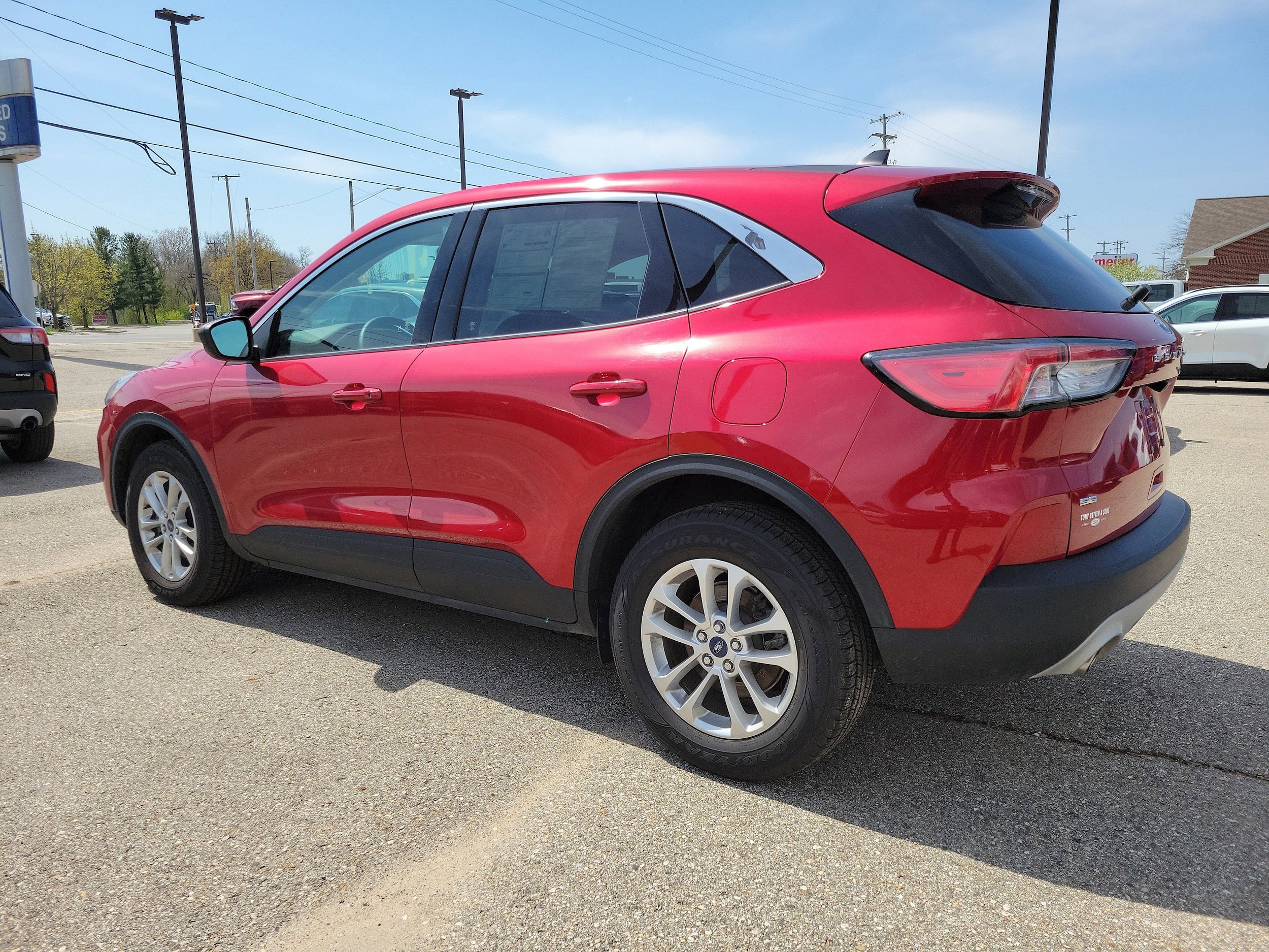 Certified 2022 Ford Escape SE w/ Convenience Package AWD/4WD image 2