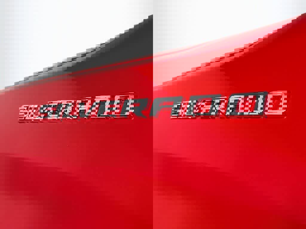 Used 2025 Chevrolet Silverado 1500 LT image 10