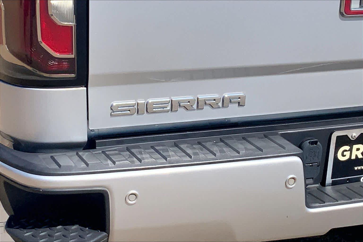 Used 2018 GMC Sierra 1500 Denali w/ Denali Ultimate Package AWD/4WD image 10