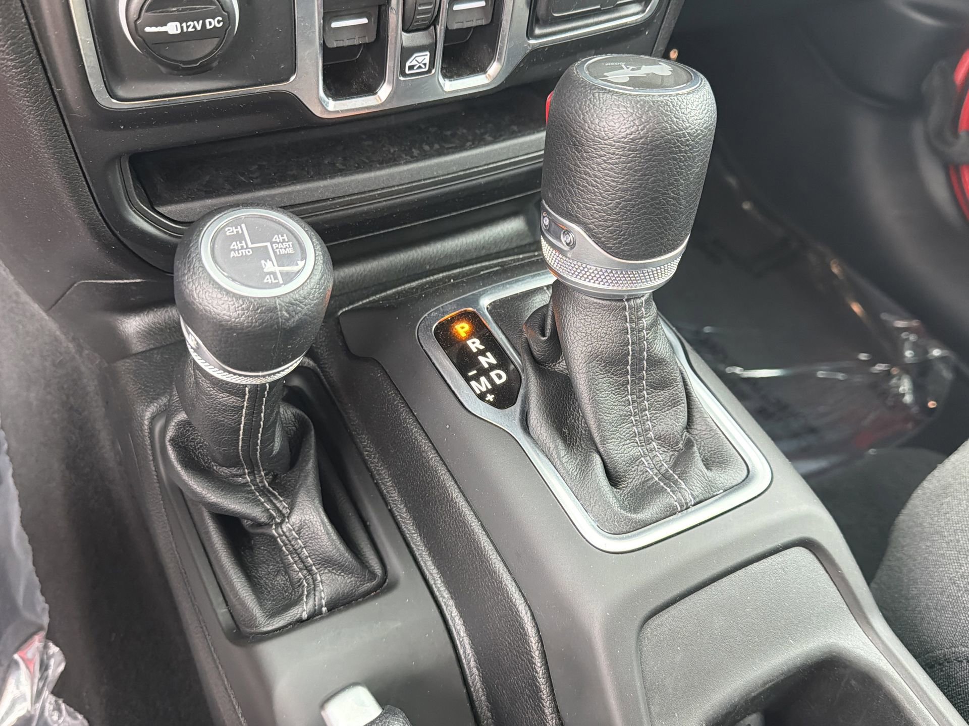 Used 2025 Jeep Wrangler Unlimited Sahara AWD/4WD image 10