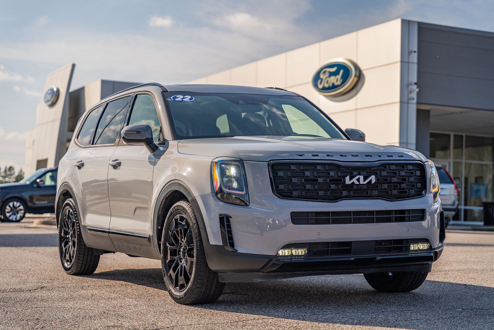 Used 2022 Kia Telluride SX w/ SX Prestige Package image 7