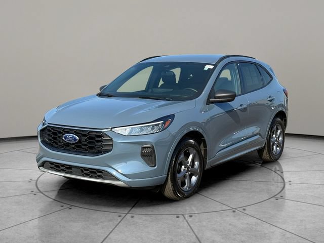 Certified 2023 Ford Escape ST-Line w/ Tech Pack #1 AWD/4WD image 3